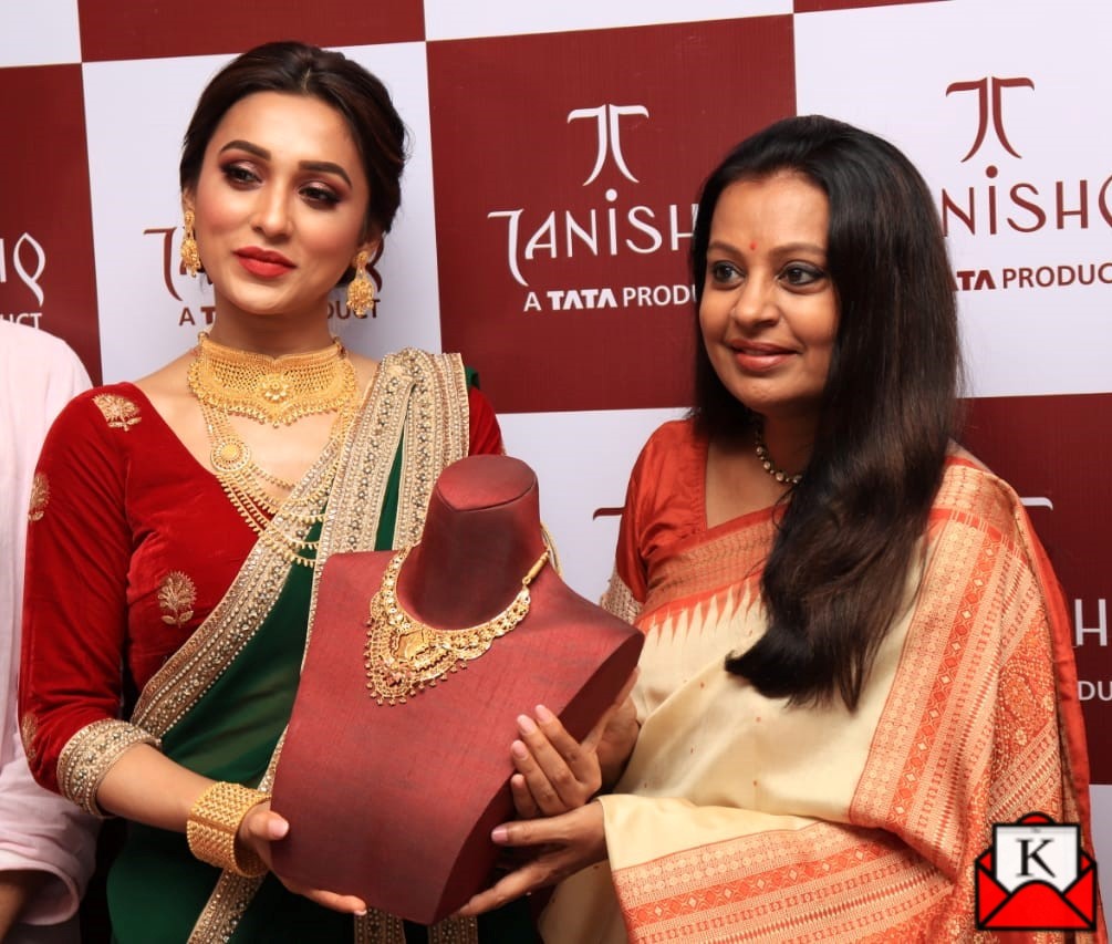 Tollywood Diva Mimi Chakraborty Unveils Tanishq’s Durga Pujo Collection Aparupa