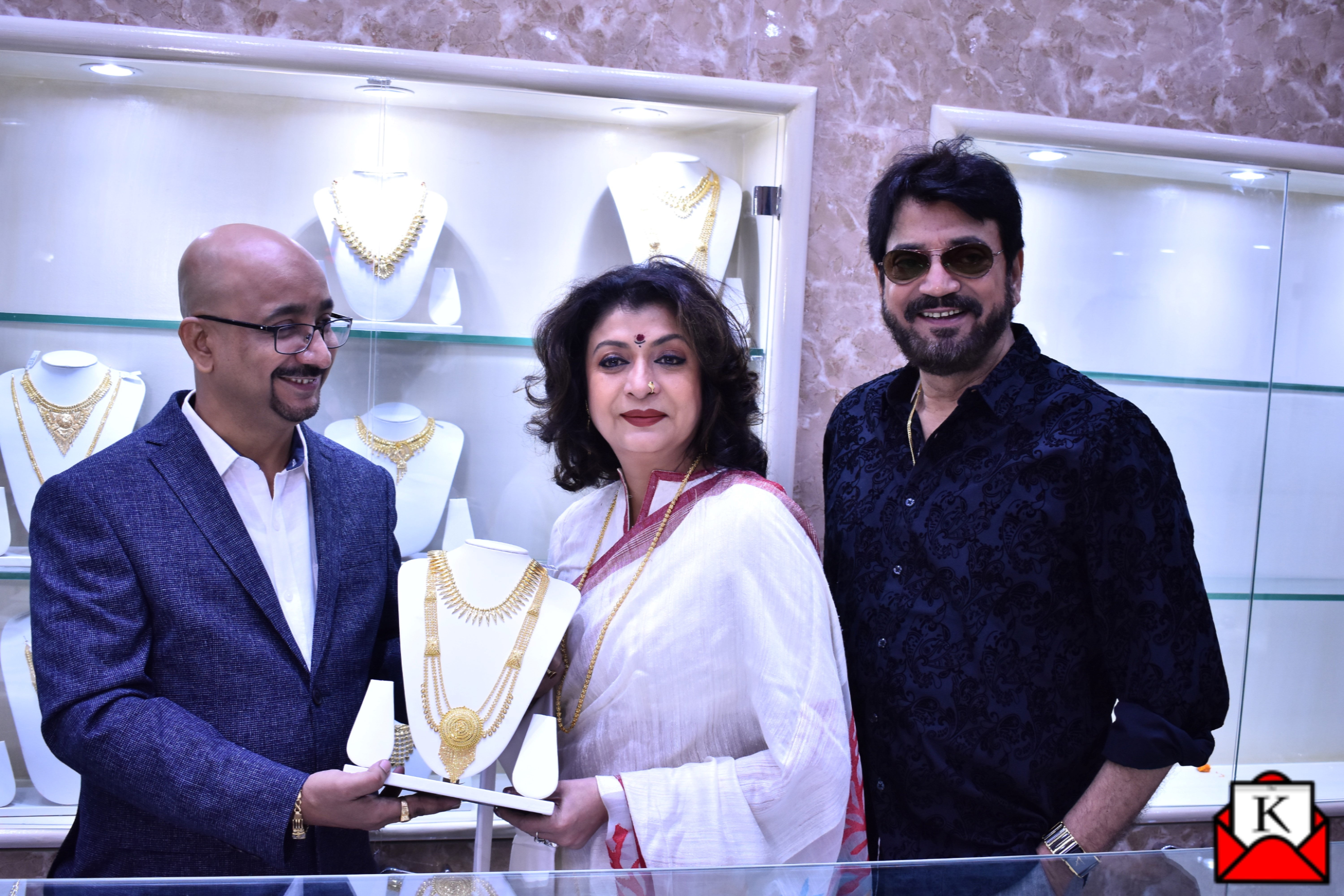 Chiranjeet and Debasree Roy Inaugurated New Jewellery Showroom-Pritam Jewellers