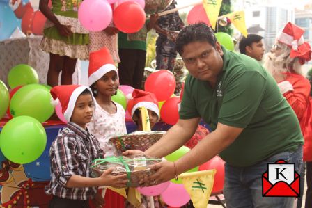 Santa’s Chariot Flagged Off From Holiday Inn Kolkata Airport To Usher In Christmas Festivities