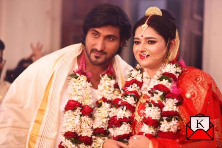 Nupur Famed Actor Jammy Banerjee Ties Knot With Longtime Girlfriend Debkana Ganguli