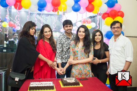 Cast of Bengali Film Countdown Graces Inauguration of 14th Outlet of Cakes