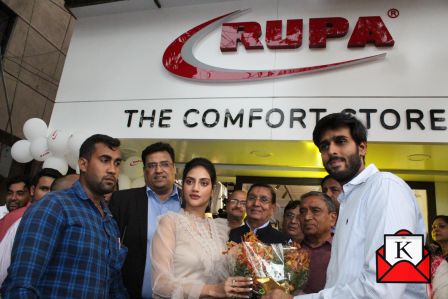 Nusrat Jahan Inaugurates New Store of Rupa & Company in Lake Town