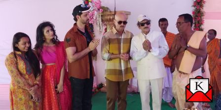 Hrithik Roshan at Mrs Ira Biswajeet’s Durgotsav in Juhu