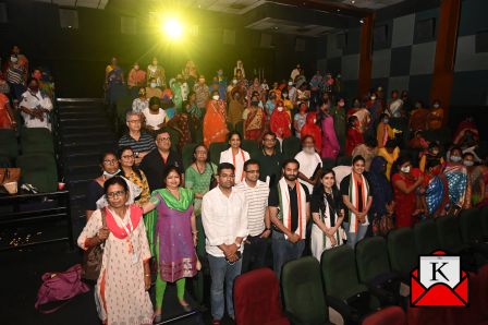 YI And NGO Udaan Organized Special Screening Of Gangubai Kathiawadi For 100 Sex Workers
