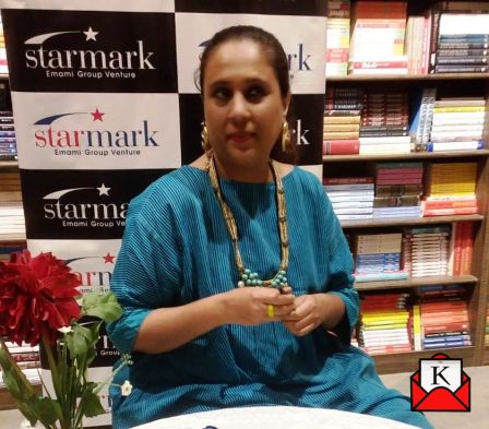 Eminent Journalist Barkha Dutt Signs Copies Of Her New Book- To Hell And Back
