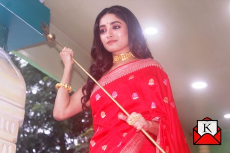 Ishaa Saha Participates In Ami E Durga Campaign Of Emami