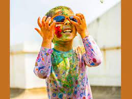Eyecare Tips To Make Holi Celebrations Special