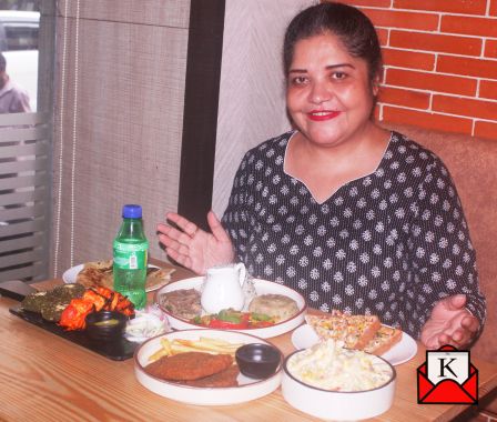 Unique Combo Meals “Pujo Shopping Happy Eating” At Cafe Sunshine