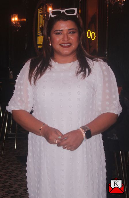 Julie-Trailer-Launch