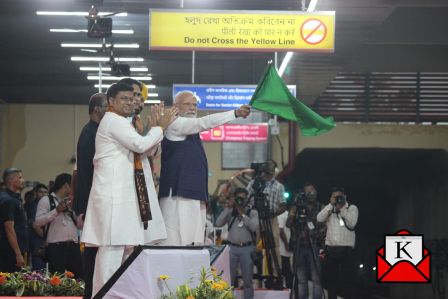 PM Narendra Modi Flags Off New Metro Line In Kolkata
