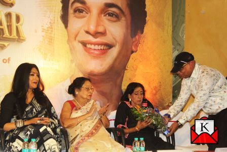 Special-Cover-Launch-on-Uttam-Kumar