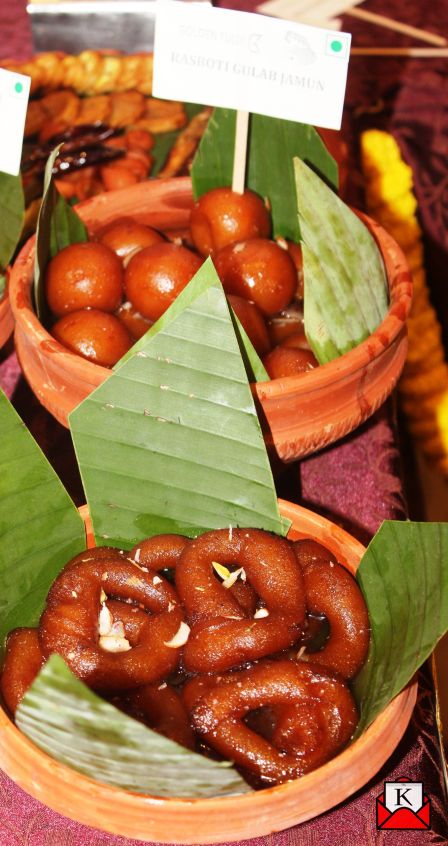 Na-Na-Rupe-Pujor-Aahar Golden-Tulip-Kolkata