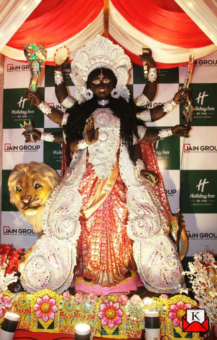7.5-Ft-Dark-Chocolate-Durga Holiday-Inn-Kolkata