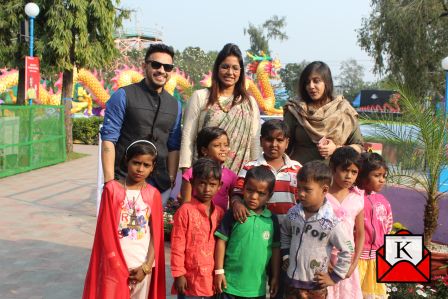 Underprivileged Kids Enjoy Rides at Nicco Park to Celebrate Christmas