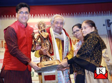 Shyam Sundar Co Sarvottam Samman Awarded to Begum Parveen Sultana