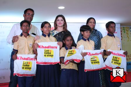 Srabanti at Khadim’s Initiative #LetsTakeAStep; Shoes Donated to Underprivileged Individuals