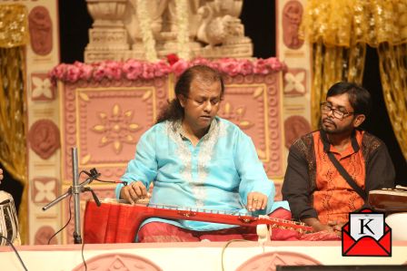 Pushpa Veena Introduced by Pandit Debashish Bhattacharya at The India International Guitar Festival