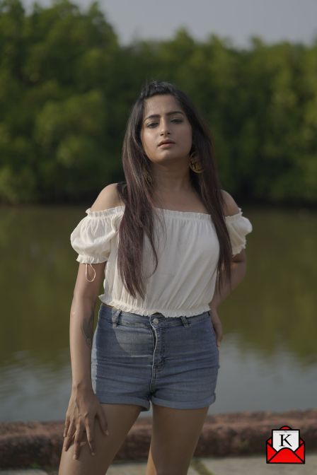 Singer Madhu B's Debut Single-Bhool Ja | The Kolkata Mail