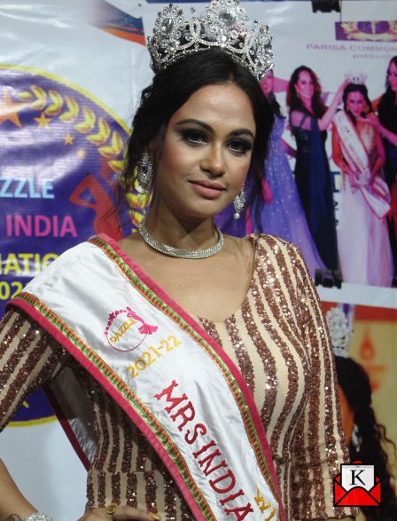 Sreeparna Roy Crowned Winner Of Dazzle Mrs.India International 2021