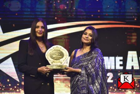 Bipasha Basu Graces Award Show Global Fame Award 2021