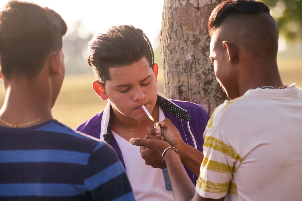 Guest Blog: Teenage Smoking And Its Effect On Eyes