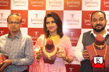 Actress Rachna Banerjee Inaugurates Tanishq Store In Habra
