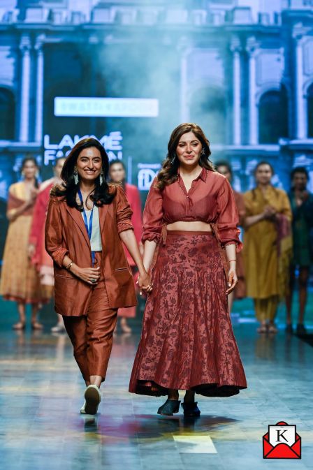 Kanika Kapoor Showstopper Of Swatti Kapoor’s Sustainable Venus Collection