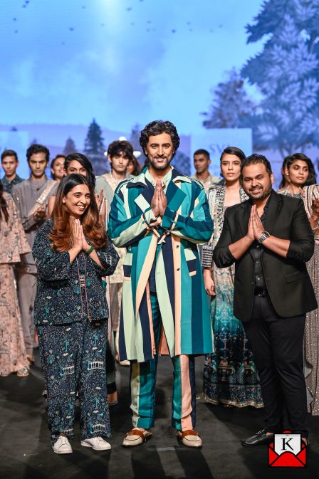 Kunal Kapoor Looks Stylish As Showstopper For SVA Collection