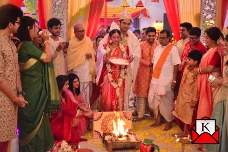 Watch Parna And Srijan’s Marriage On Neem Phuler Modhu