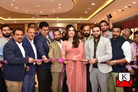 Subhashree Looks Beautiful At 2nd Store Inauguration Of Malabar Gold And Diamonds
