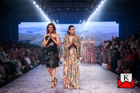 Karisma Kapoor Looks Beautiful As Showstopper For Casa Dei Fiori Collection