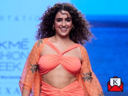 Sanya Malhotra Sizzled In Aakriti’s Beach Party Dress At Lakme Fashion Week