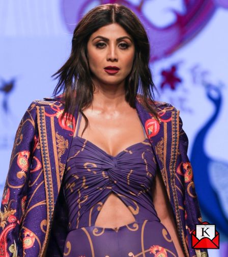 Shilpa Shetty Looked Sexy In Song Of The Valley Collection