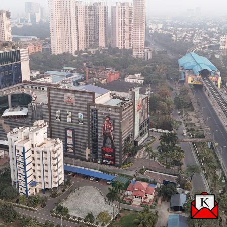 110-Foot Cut Out Of Pariah At Mani Square Mall