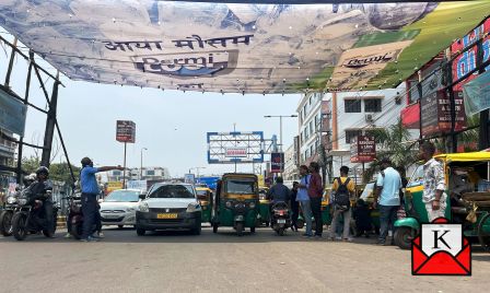 Excellent Overhead Traffic Signal Shade Installed For 2-wheeler Riders