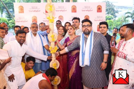 Hazra Park Durgotsab Organizes Khuti Pujo With Special Guests