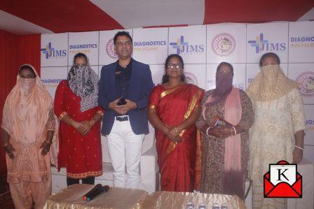 100 Women From Sonagachi Given Free AIDS Testing