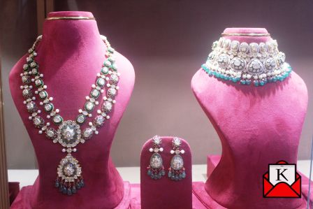 Sandook By JKJ Jewellers Offers Beautiful Jaipur Royal Jewelry