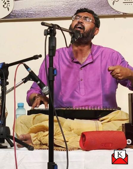 Shri Pradip Banerjee Enthralls Audience With His Great Musical Performance