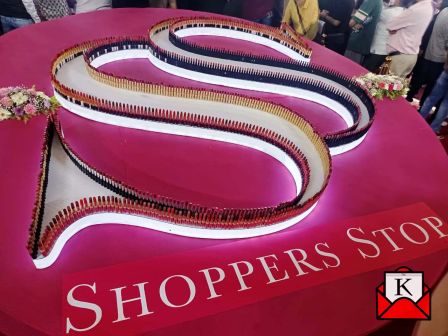 Shoppers Stop Sets New Record For Longest Line Of Lipsticks