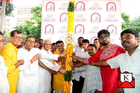 Hazra Park Durgotsab Organizes An Excellent Khuti Pujo In Kolkata