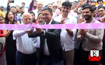New Flagship Store Of CaratLane In Gariahat