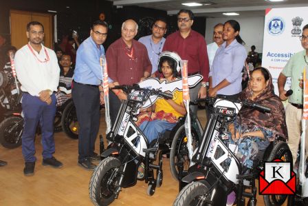 Special Mobility Devices Given To 32 People In Kolkata